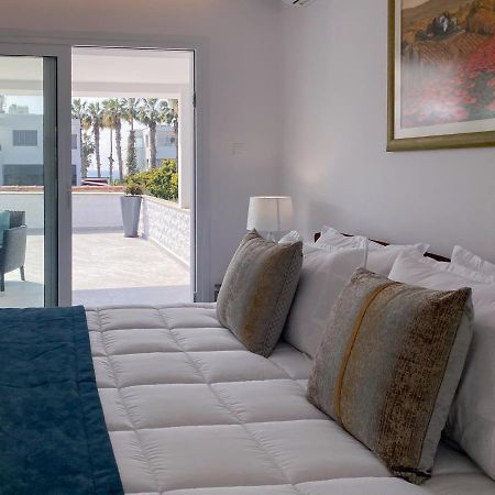 Phaedrus Living: Luxury Flat Semeli Lägenhet Paphos Exteriör bild