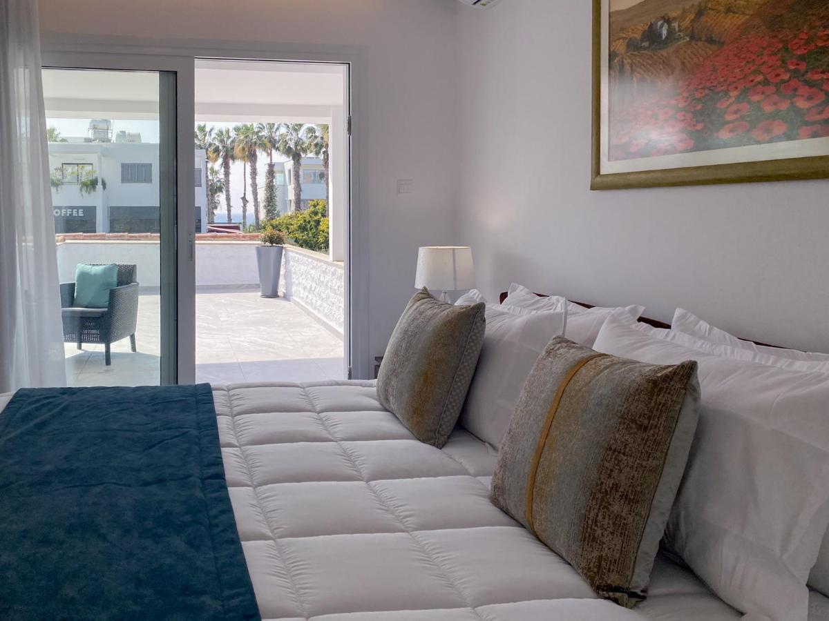 Phaedrus Living: Luxury Flat Semeli Lägenhet Paphos Exteriör bild