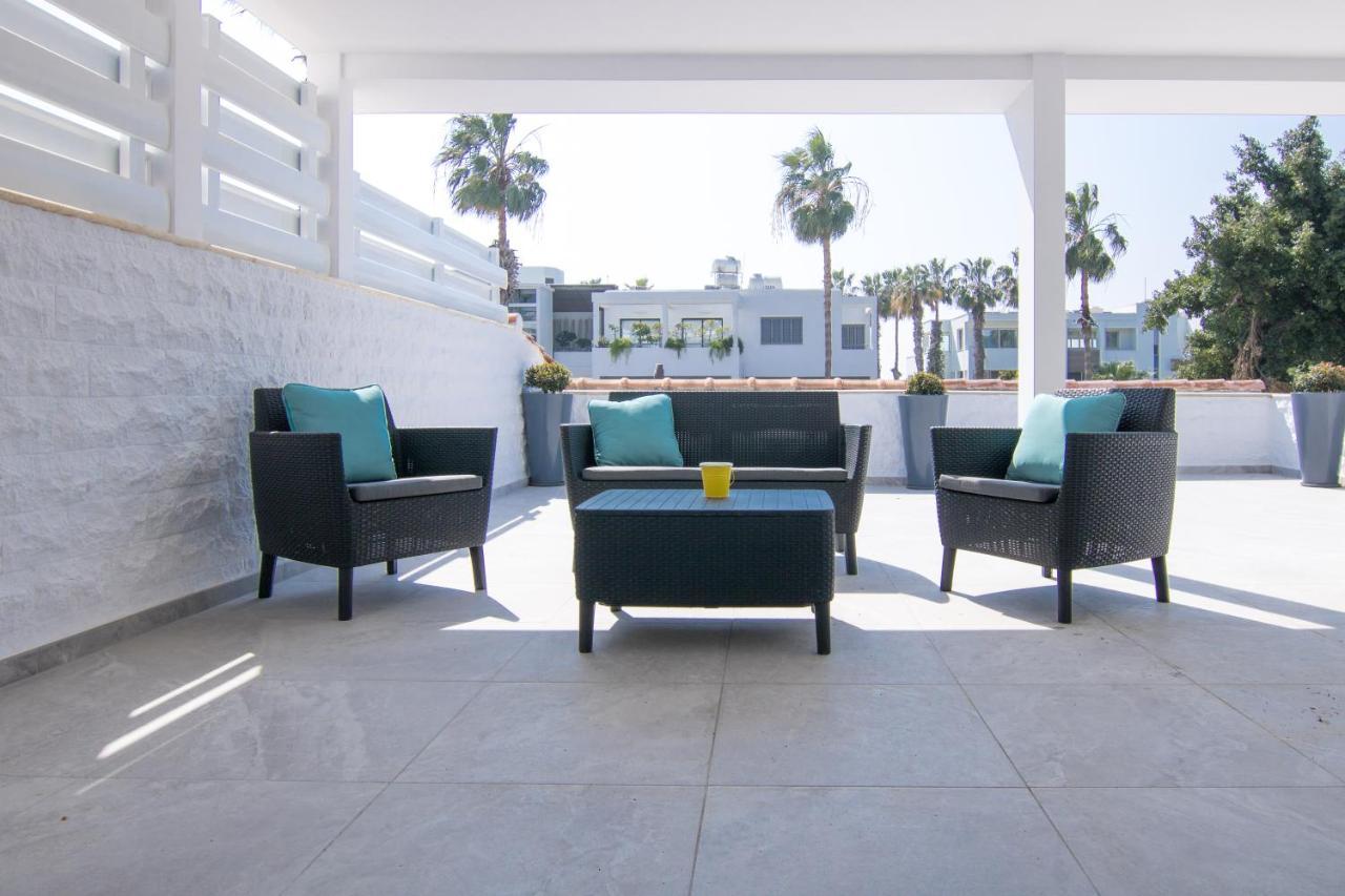 Phaedrus Living: Luxury Flat Semeli Lägenhet Paphos Exteriör bild